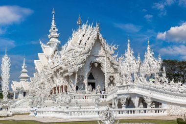 Chiang Rai, Tayland bir yaz günü beyaz tapınakta (Wat Rong Khun)