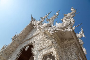 Chiang Rai, Tayland bir yaz günü beyaz tapınakta (Wat Rong Khun)