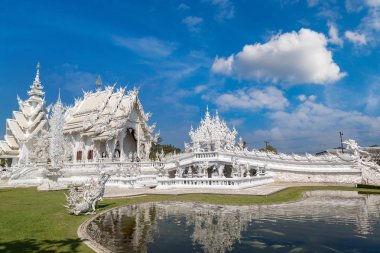 Chiang Rai, Tayland bir yaz günü beyaz tapınakta (Wat Rong Khun)