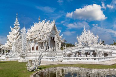 Chiang Rai, Tayland bir yaz günü beyaz tapınakta (Wat Rong Khun)