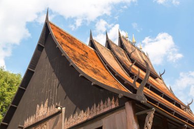 Chiang Rai, Tayland - 29 Mart 2018: Chiang Rai, Tayland bir yaz günü Baan Barajı Müzesi (siyah tapınak)