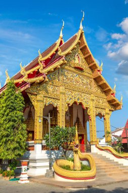 Chiang Mai, Tayland bir yaz günü tapınakta Budistler