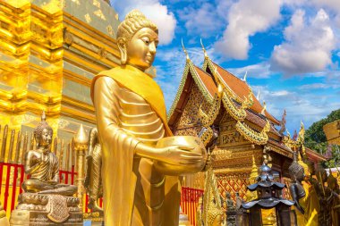 Golden pagoda Wat Phra Bu DOI Suthep Chiang Mai, Tayland bir yaz günü içinde