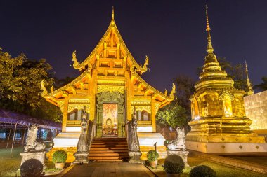 Chiang Mai, Tayland - 29 Mart 2018: Wat Phra Singh - Chiang Mai, Tayland bir yaz günü tapınakta Budistler