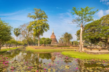 Sukhothai Tarih Parkı, bir yaz günü Tayland