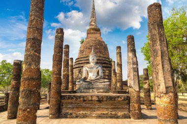 Sukhothai Tarih Parkı, bir yaz günü Tayland tapınakta Wat Sa Si