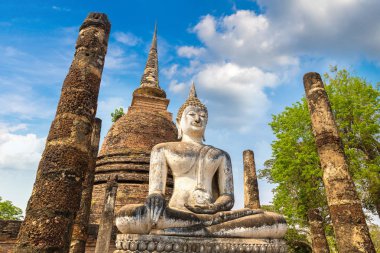 Sukhothai Tarih Parkı, bir yaz günü Tayland tapınakta Wat Sa Si