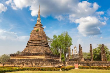 Sukhothai Tarih Parkı, bir yaz günü Tayland tapınakta Wat Sa Si