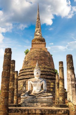 Sukhothai Tarih Parkı, bir yaz günü Tayland tapınakta Wat Sa Si