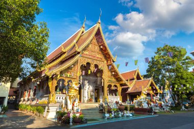Wat Loi Khro - Chiang Mai, Tayland bir yaz günü tapınakta Budistler