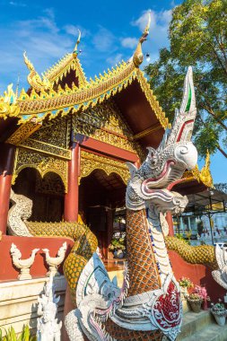Wat Loi Khro - Chiang Mai, Tayland bir yaz günü tapınakta Budistler
