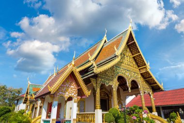 Wat Chiang man - Chiang Mai, Tayland bir yaz günü tapınakta Budistler