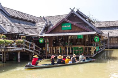 Pattaya, Tayland - 11 Mart 2018: Pattaya, Tayland bir yaz günü, Suüstü pazarı