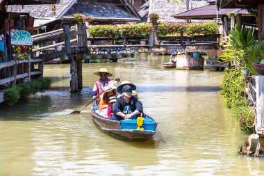 Pattaya, Tayland - 11 Mart 2018: Pattaya, Tayland bir yaz günü, Suüstü pazarı