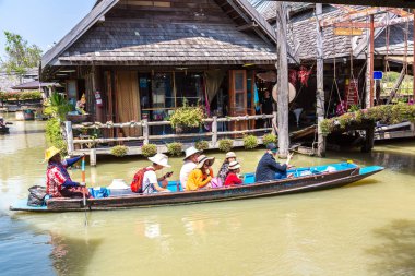 Pattaya, Tayland - 11 Mart 2018: Pattaya, Tayland bir yaz günü, Suüstü pazarı