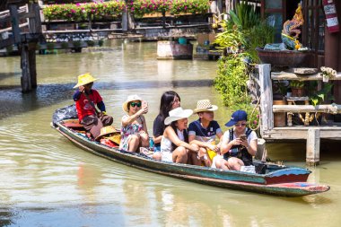 Pattaya, Tayland - 11 Mart 2018: Pattaya, Tayland bir yaz günü, Suüstü pazarı