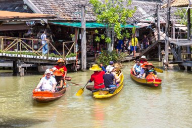 Pattaya, Tayland - 11 Mart 2018: Pattaya, Tayland bir yaz günü, Suüstü pazarı