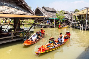 Pattaya, Tayland - 11 Mart 2018: Pattaya, Tayland bir yaz günü, Suüstü pazarı
