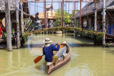 Pattaya, Tayland - 11 Mart 2018: Pattaya, Tayland bir yaz günü, Suüstü pazarı
