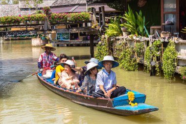 Pattaya, Tayland - 11 Mart 2018: Pattaya, Tayland bir yaz günü, Suüstü pazarı