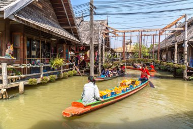 Pattaya, Tayland - 11 Mart 2018: Pattaya, Tayland bir yaz günü, Suüstü pazarı
