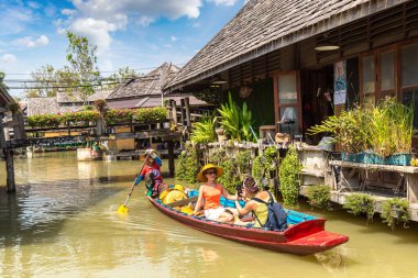Pattaya, Tayland - 11 Mart 2018: Pattaya, Tayland bir yaz günü, Suüstü pazarı