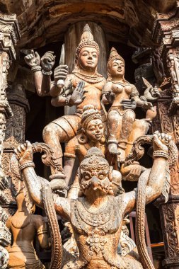 Bir yaz günü Tayland, Pattaya 'da Gerçeğin Sığınağı