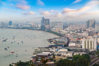 Tayland, Pattaya Körfezi panoramik hava görünümünü bir yaz akşamları