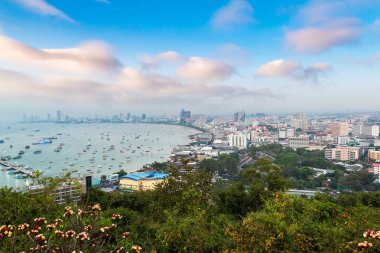 Tayland, Pattaya Körfezi panoramik hava görünümünü bir yaz akşamları