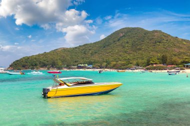 Koh Lan Adası, bir yaz günü Tayland