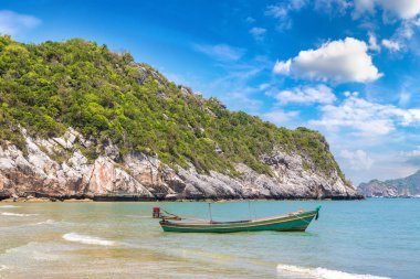 Thai balıkçı tekne içinde Khao Sam ROI Yot Milli Parkı, Tayland bir yaz günü