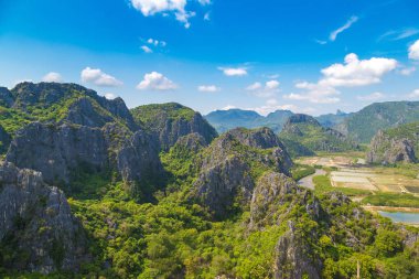 Panoramik hava görünümünde Khao Sam ROI Yot Milli Parkı, Tayland bir yaz günü