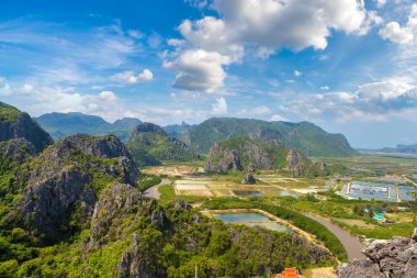 Panoramik hava görünümünde Khao Sam ROI Yot Milli Parkı, Tayland bir yaz günü