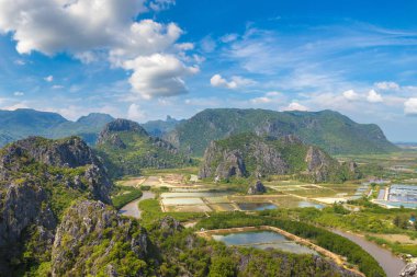 Panoramik hava görünümünde Khao Sam ROI Yot Milli Parkı, Tayland bir yaz günü