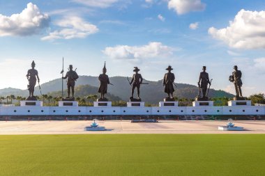 Tayland büyük Kral Rajabhakti Park, Hua Hin, Tayland bir yaz günü heykelleri