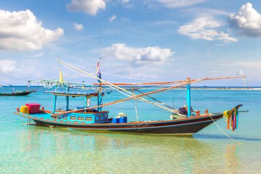 Koh Samui Adası, Tayland bir yaz günü geleneksel ahşap balıkçı teknesi