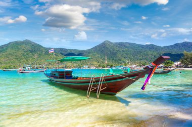Koh Samui Adası, Tayland bir yaz günü geleneksel ahşap balıkçı teknesi
