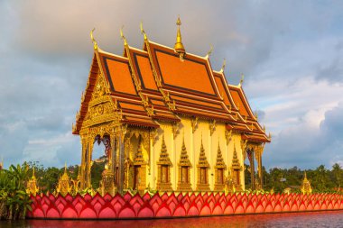 Wat Plai Laem Tapınağı, Samui, Tayland bir yaz günü