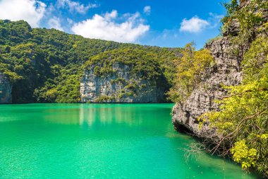 Bir yaz günü Mu Ko Ang Thong Milli Parkı, Tayland Mae Koh Island Thale Nai lagoon