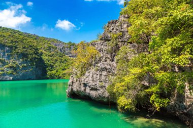 Bir yaz günü Mu Ko Ang Thong Milli Parkı, Tayland Mae Koh Island Thale Nai lagoon
