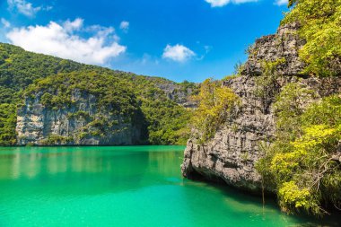 Bir yaz günü Mu Ko Ang Thong Milli Parkı, Tayland Mae Koh Island Thale Nai lagoon