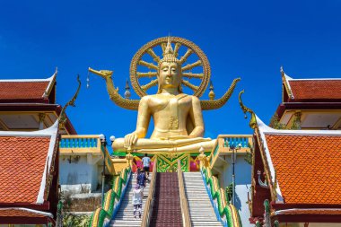 Büyük Buda Koh Samui 'de, Tayland' da bir yaz gününde