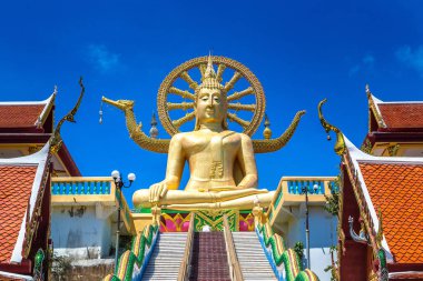 Büyük Buda Koh Samui 'de, Tayland' da bir yaz gününde