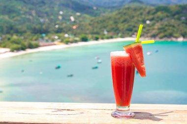 Taze organik karpuz sallamak restoranında Ao tanga Nai Pan Noi Beach Koh Samui Adası, Tayland bir yaz günü