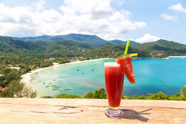 Taze organik karpuz sallamak restoranında Ao tanga Nai Pan Noi Beach Koh Samui Adası, Tayland bir yaz günü