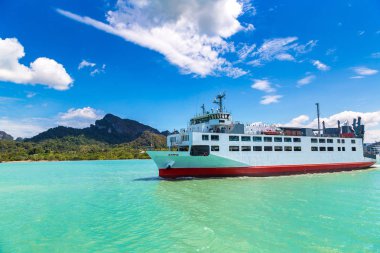 Feribota Surat Thani, Tayland bir yaz günü
