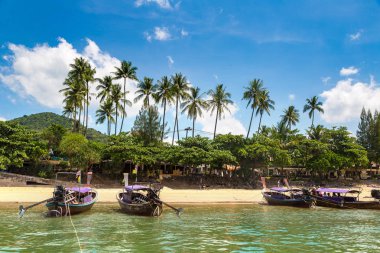 Ao Nang beach, Krabi, Tayland bir yaz günü