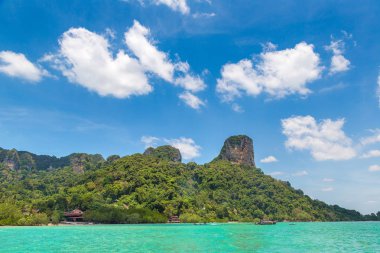Ao Phra Nang Beach, Krabi, Tayland bir yaz günü