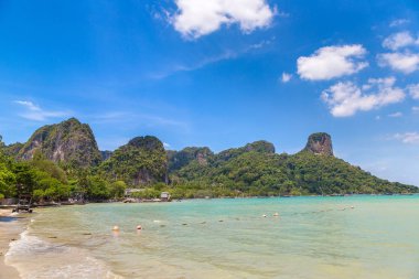 Ao Phra Nang Beach, Krabi, Tayland bir yaz günü