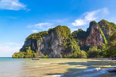 Ao Phra Nang Beach, Krabi, Tayland bir yaz günü